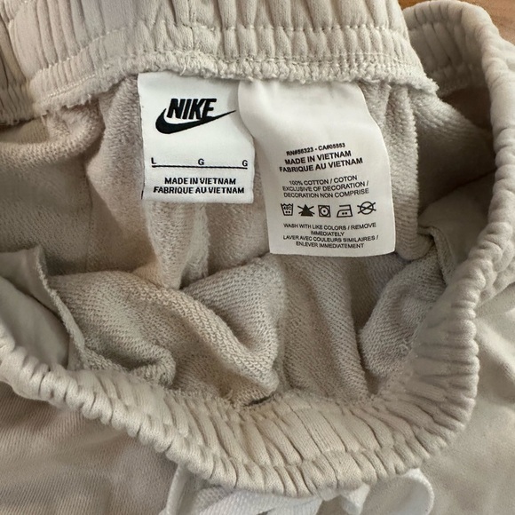 Nike Sportswear French Terry Lounge Shorts Women’s Large Beige Drawstring Swoosh - Picture 2 of 4